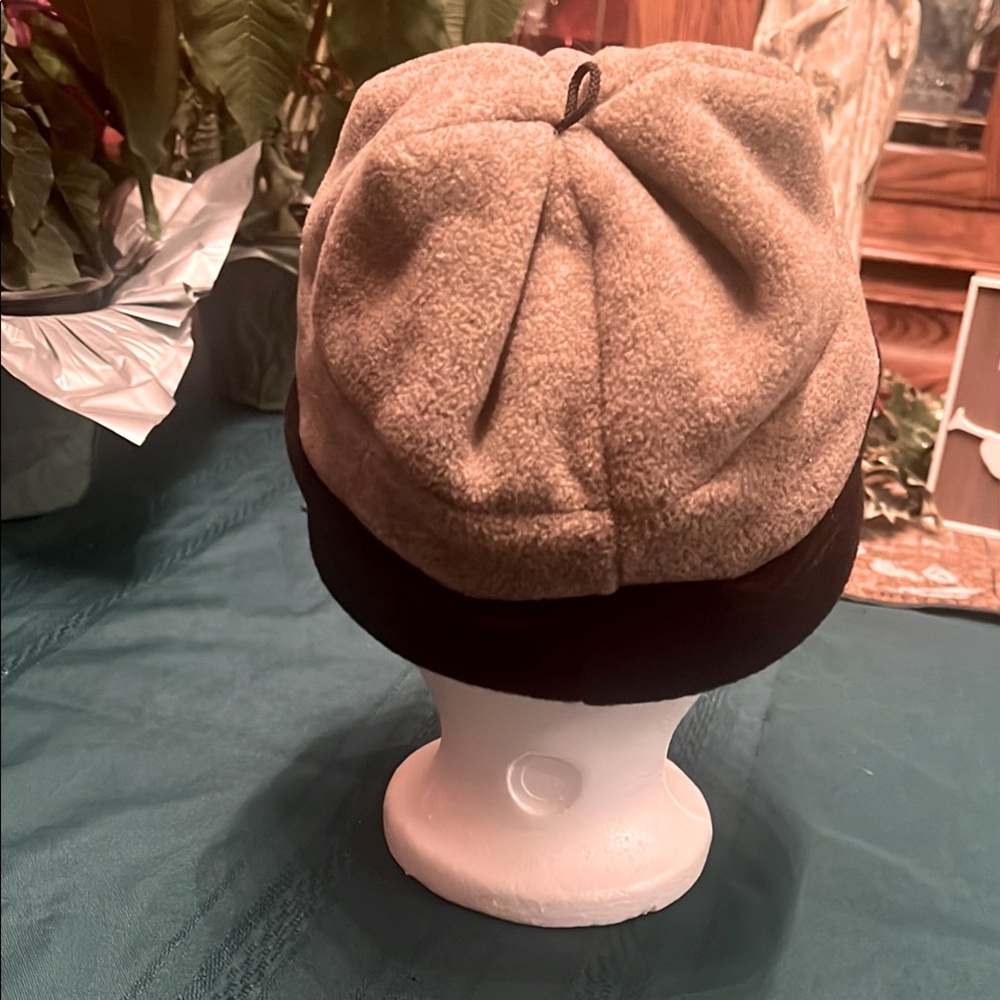 Vintage REI Beret Two-Tone Fleece Hat - wardrobe essential- made In USA